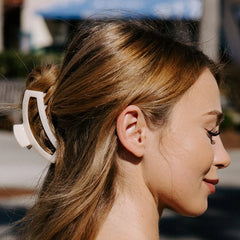 Open Soft Surf Medium Hair Clip
